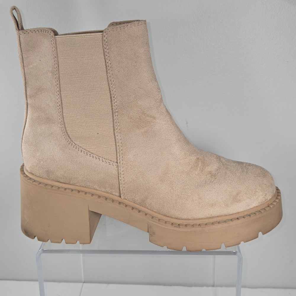 Madden Girl Tianna Beige‎ Faux Suede Platform Chelsea Lug Sole Boots Size 9.5M